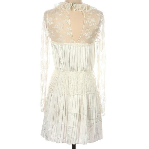 Free People Vintage Young Victorian White Lace Wedding Dress - Picture 3 of 7